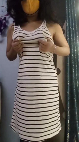 मैं अपनी गांड में उंगली करती हूं लड़की गाइडो।