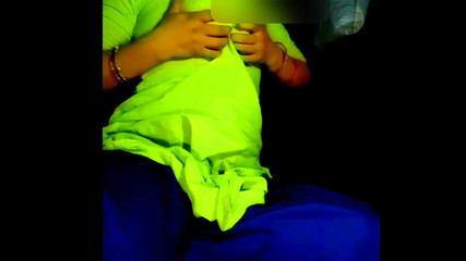 गाँव की हॉट सेक्सी लड़की अपनी वासना को संतुष्ट करने के लिए छुप छुप कर सेक्स कर रही है, मैं उसकी सख्त चूत को खूब मसल रहा हूँ और साथ ही