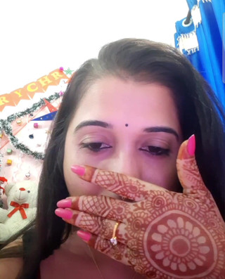 वीडियो कॉल पर स्मार्ट भाभी हार्ड पुसी पम्पिंग