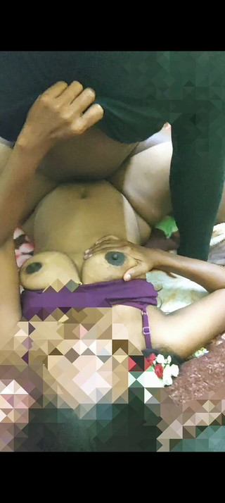 मेरी पत्नी को बहुत जोर से चोदा