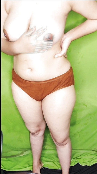 वह पहली बार अपने बॉयफ्रेंड के साथ