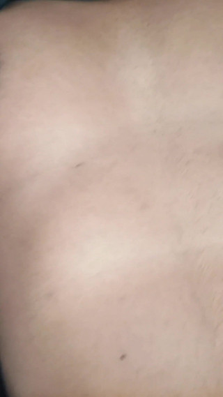 शिक्षक ज़ोर से चोद रहा है और अपनी सेक्सी छात्रा के साथ रोमांटिक समय का आनंद ले रहा है