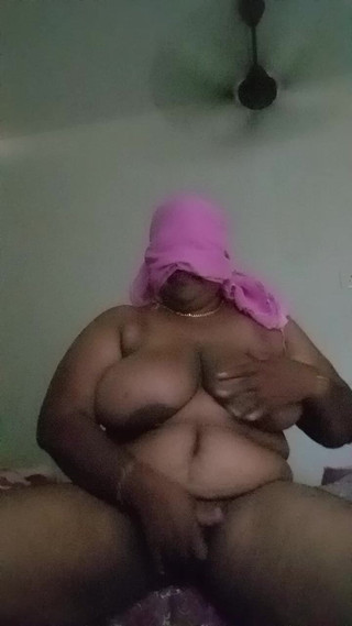 इंडियन स्टेपाउंटी हॉट है