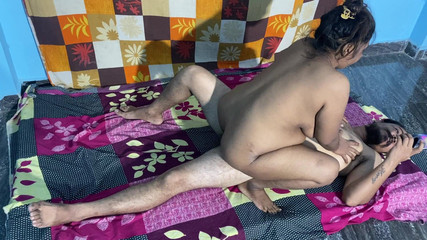 भारतीय लड़की की चारों तरफ से चुदाई