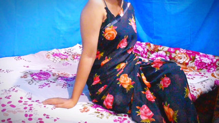 कामुक नेपाली पत्नी ने अपने प्रेमी को चुदाई के लिए घर बुलाया, जबकि उसका पति काम पर था