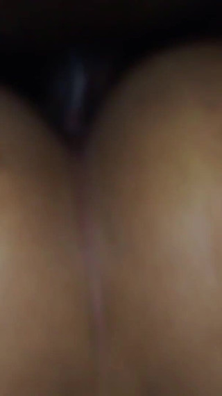 फुल क्रीम के साथ भारतीय गुदा की जोरदार चुदाई