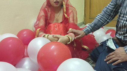 नवविवाहित देसी खूबसूरत हॉट पत्नी की पहली रात पति द्वारा चुदाई