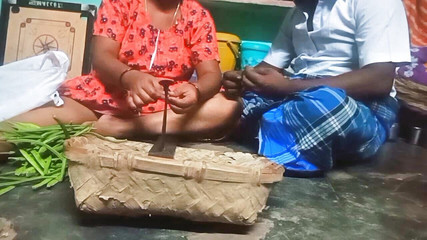 तमिल स्टेपाउंटी विजिटबल कटिंग बूब्स प्रेसिंग