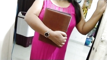 हॉट देसी xx अन्य हाउस ओनर के साथ हॉट गर्ल स्टेपाउंटी सेक्सी टीचिंग।