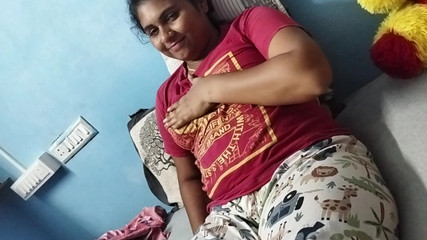 पेनिस किस और बूब्स शो के साथ हैंड जॉब