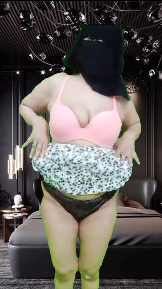 सौतेली माँ की विशाल परिपक्व एमआईएलए स्तन गांड