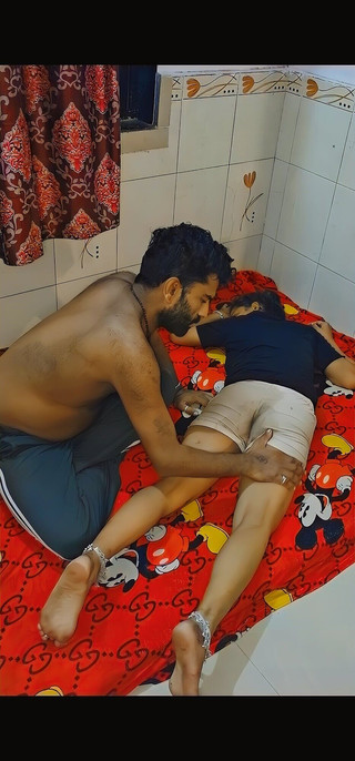 18 साल की लड़की की कड़ी चुदाई, नौकरानी खरीदें