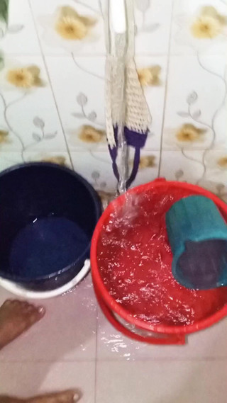 मैंने स्नान के दौरान बाथरूम में सैली की चुदाई की