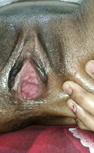 मेरी गुलाबी चूत का कोठरी से दृश्य