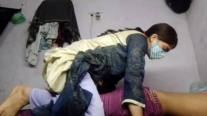 किशोर बकवास बड़ा सह शॉट