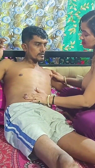 भारतीय महिला गंदी मोना भाभी (तंग बिल्ली) को उसके बड़े लिंग के साथ देसी देवूर जी द्वारा विशाल लंड से चोदा गया..