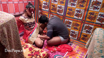 भारतीय पति और कामुक देसी पत्नी के बीच प्यार भरा तीव्र सेक्स