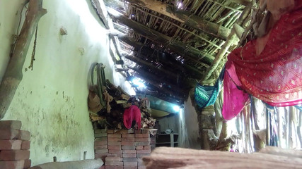 हमारी नई-नई शादी हुई थी और हम दोनों जंगल गए और मैंने उसे दूध पिलाया और उसका आनंद लिया