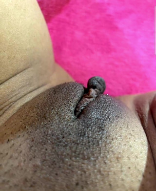 भारतीय पत्नी में काली बिल्ली की मालिश