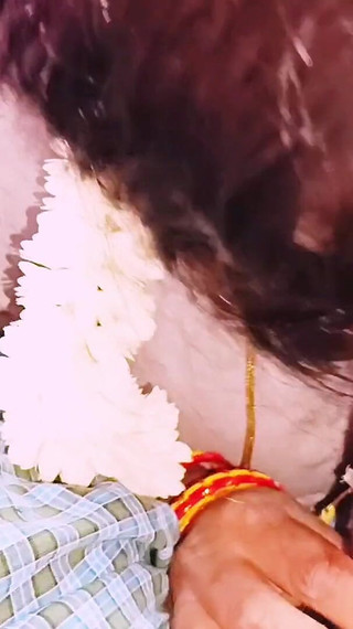 भारतीय जोड़ा गंदा पति सेक्सी पत्नी पागल चोदन तेलुगु गंदी बातें।