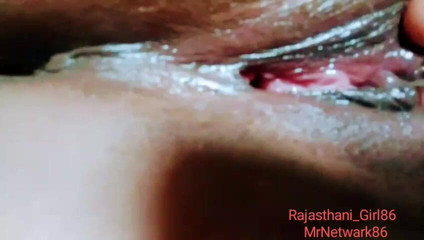 देसी राजस्थानी लड़की की चूत से निकला पानी देसी मारवाड़ी देसी इंडियन लड़की