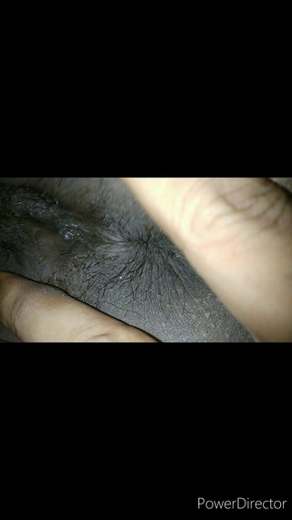 इंडियन लड़की पूजा की चूत का पानी निकाला