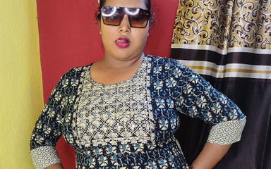 भारतीय अपने घर पर पेशाब कर रहे हैं