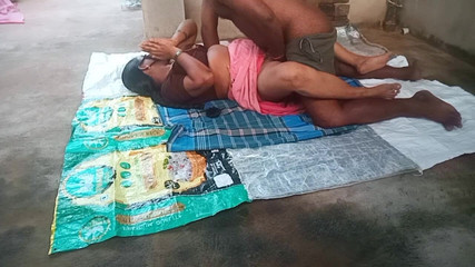 देसी प्रियंका स्टेपाउंटी की अपने जवान लड़के के साथ चुदाई