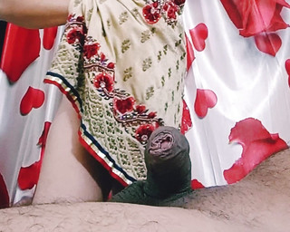 कामुक एमआईएलए चेक अनकट