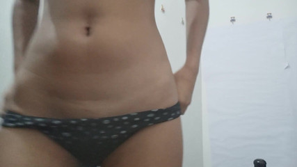 और एक पाकिस्तानी लड़की का नग्न और सेक्सी वीडियो। वह कितनी आकर्षक है!!