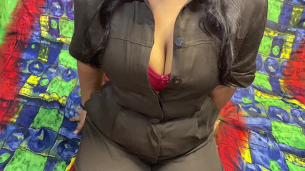 साड़ी के नीचे प्रलोभन