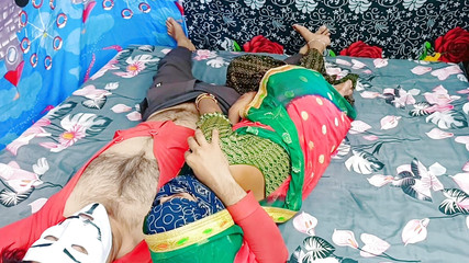 प्रिया आराम कर रही है और मैं फायदा उठा रहा हूँ!