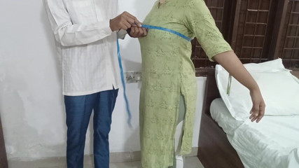 सालू ड्रेस सिलवाने गई