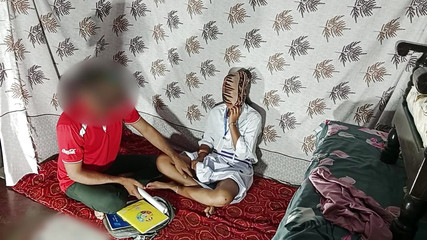 क्लास रूम में भारतीय लड़की का टीचर के साथ वायरल सेक्स वीडियो