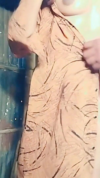 गांव की लड़की की टाइट चूत पहली बार XXX वीडियो