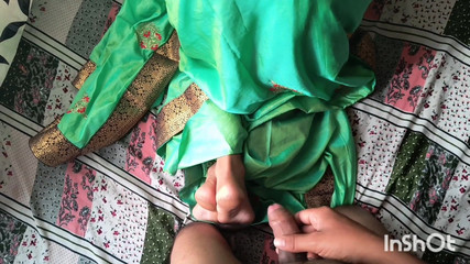 बिस्तर में फंसी शिवानी का पूरा वीडियो।