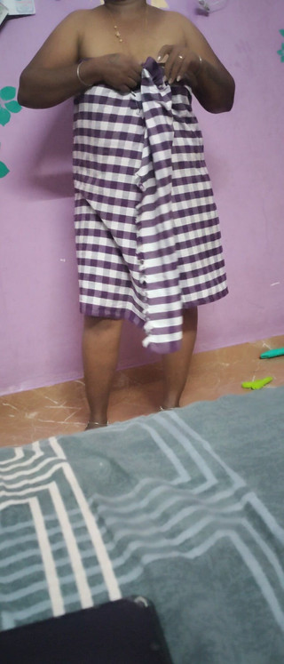 मेरा गीला सेक्सी शरीर