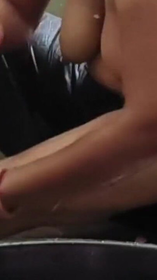 कौन मेरे साथ नहाना चाहेगा?