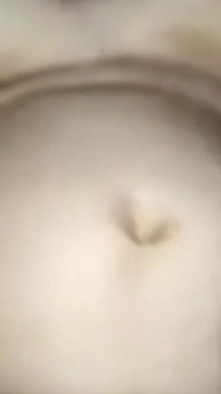 भारतीय दुकान की नौकरानी उसके फार्म हाउस में मालिक के साथ धोखाधड़ी कर सेक्स कर रही थी और कराह रही थी