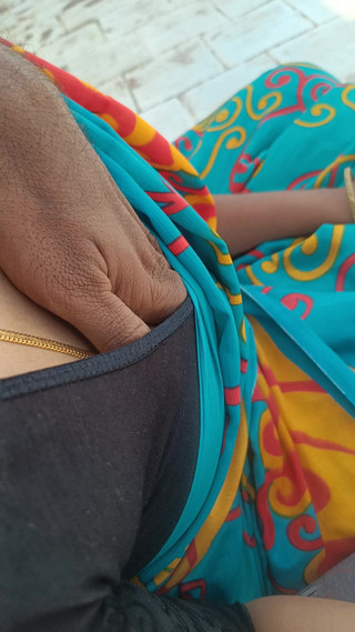 हाउस वाइफ ड्रेस वॉश छत में पड़ोसी के साथ रोमांस