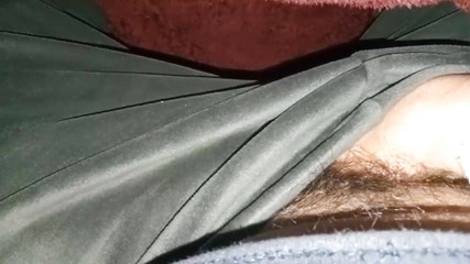 सौतेली बहन खुद को कामुक महसूस करते हुए आनंद लेती है