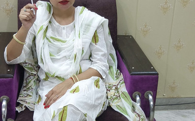 सौतेले बेटे विवेक द्वारा सुंदर भारतीय पंजाबी सौतेली माँ की चूत और गांड की जोरदार चुदाई