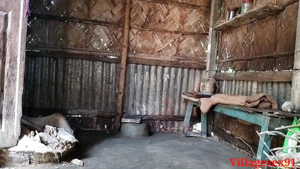 पत्नी के साथ खेतों की सफाई और आउटडोर में चुदाई, विलेजसेक्स91 द्वारा आधिकारिक वीडियो