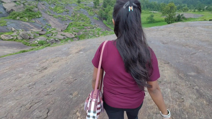 जीजा अपनी साली से मिलने आया है