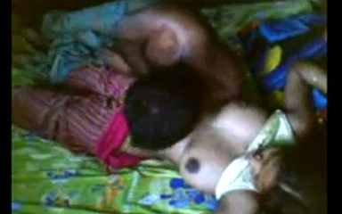 देसी भारतीय गाँव की पत्नी की सौतेले भाई के साथ जोरदार चुदाई