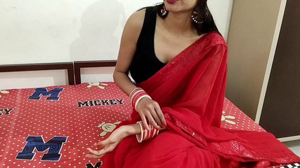 नवविवाहित पति ने अपनी पत्नी को क्रिसमस पर गुदा मैथुन के लिए मना लिया