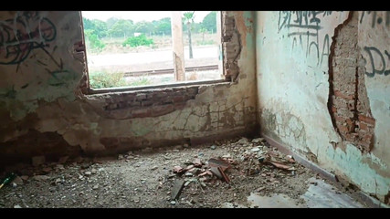 परित्यक्त स्टेशन पर मेरी हॉट 20 वर्षीय सौतेली बहन को चोदना