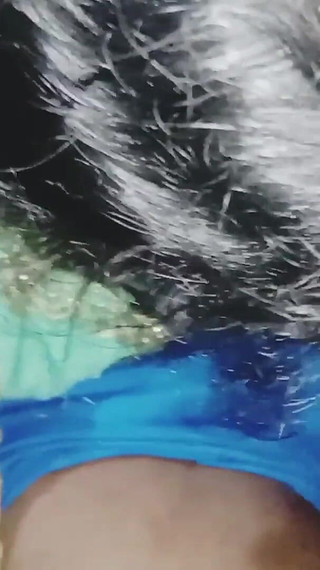 देशी महिला तस्नीम उमर