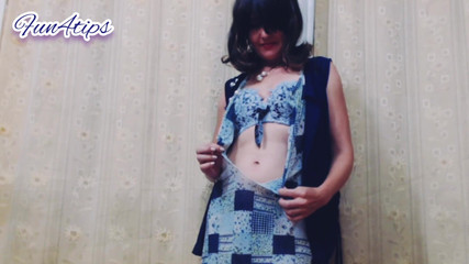 जिस तरह से वह कपड़े उतारती है और नग्न होती है, वह पसंद है