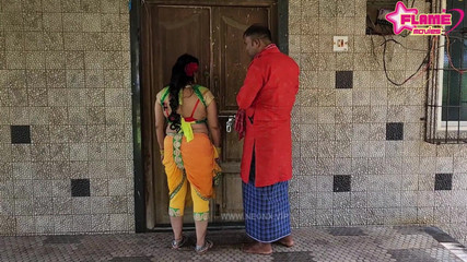 घर के मालिक के साथ देसी दूधवाली हार्डकोर सेक्स